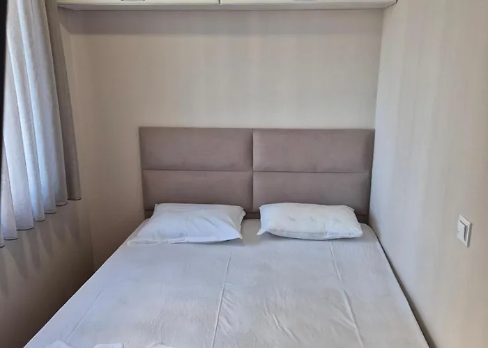 Marea Garden, - With Pool By Flat Mаnager 아파트 라브다